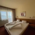 アッターゼー 4*